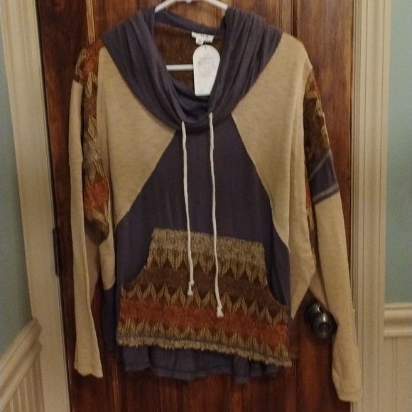 NWT Woman's top - Picture 1 of 3